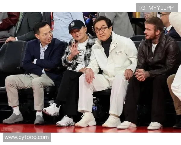 成龙马云贝克汉姆齐聚NBA中国赛郎朗妻子为曾凡博加油助威 成龙马云贝克汉姆齐聚NBA中国赛郎朗妻子为曾凡博加油助威